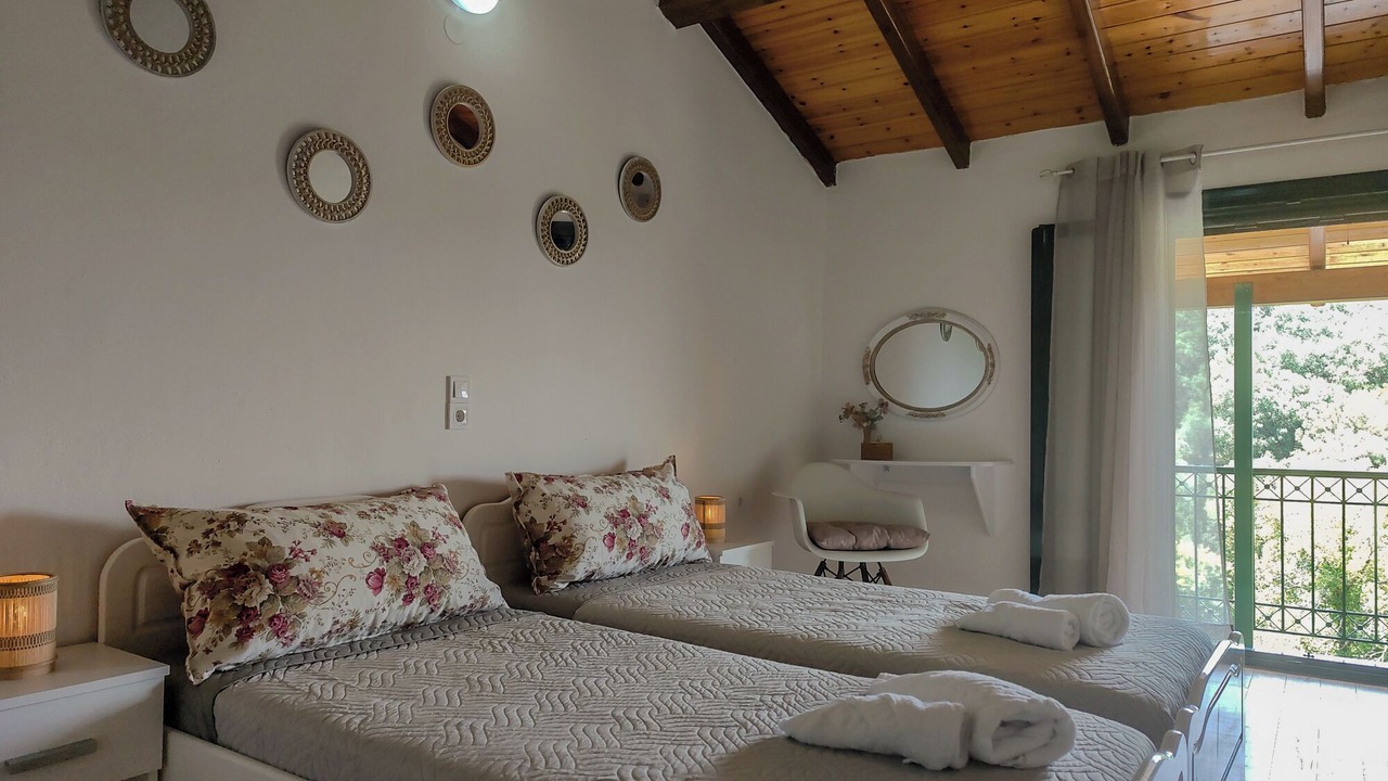 Photo of Bedroom in Peroulion