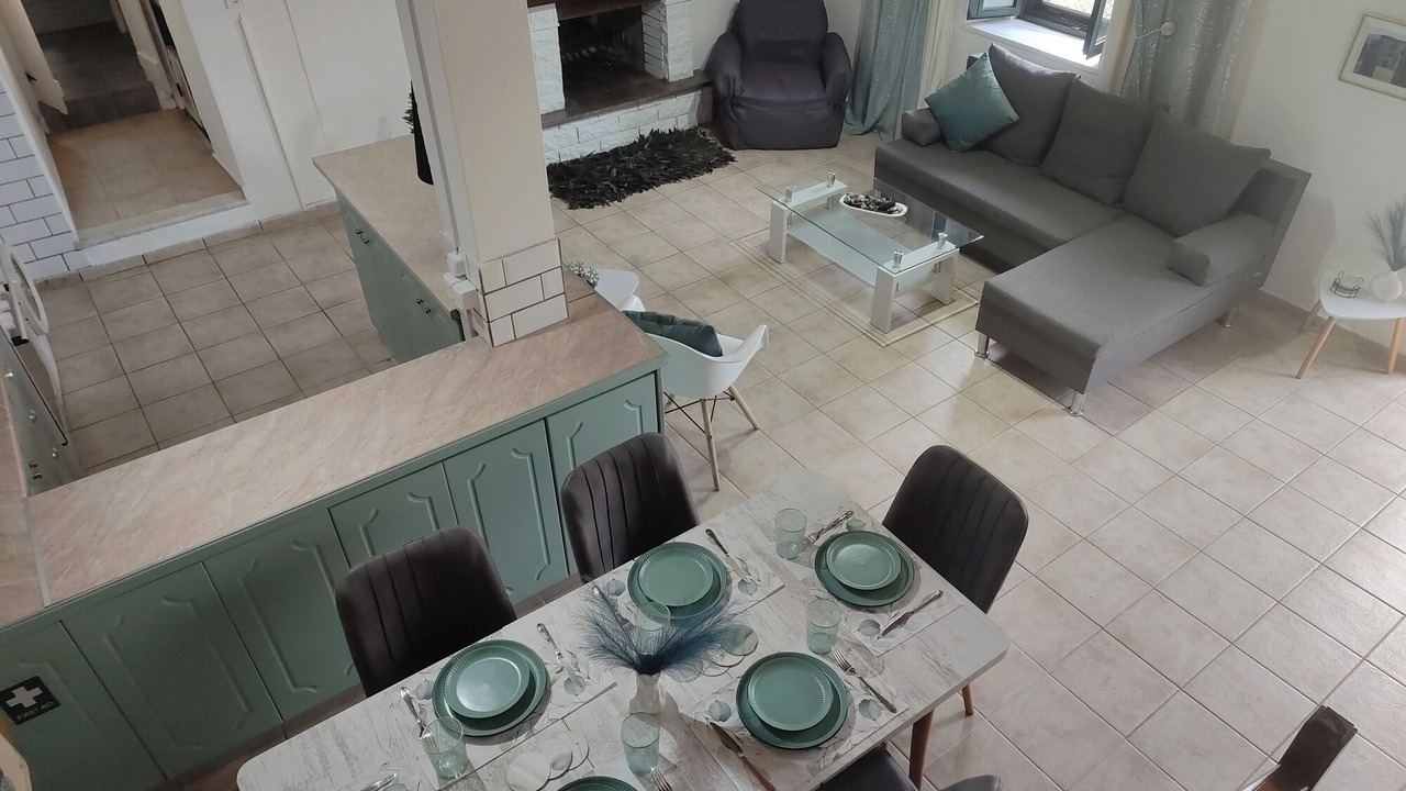 Photo of Livingroom in Peroulion