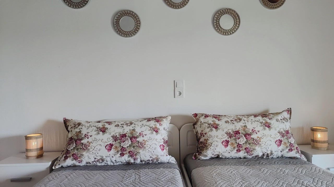 Photo of Bedroom in Peroulion