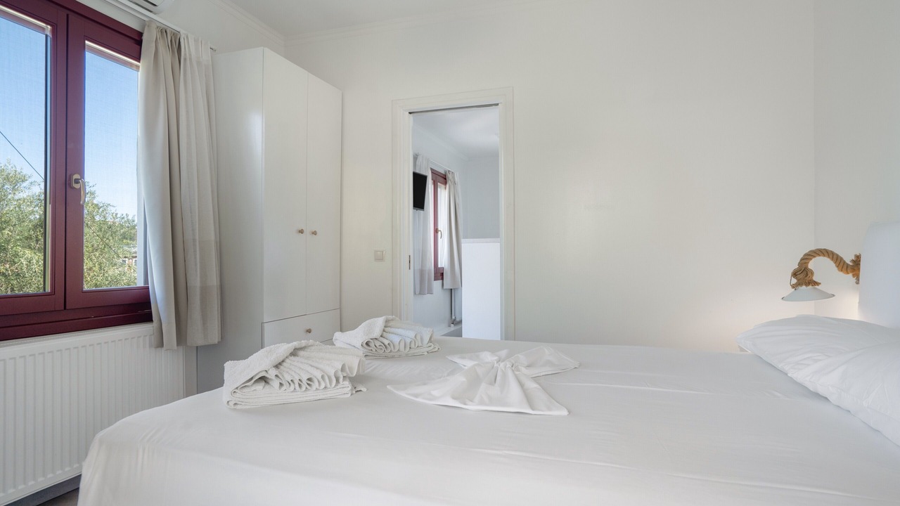 Photo of Bedroom in Vathy