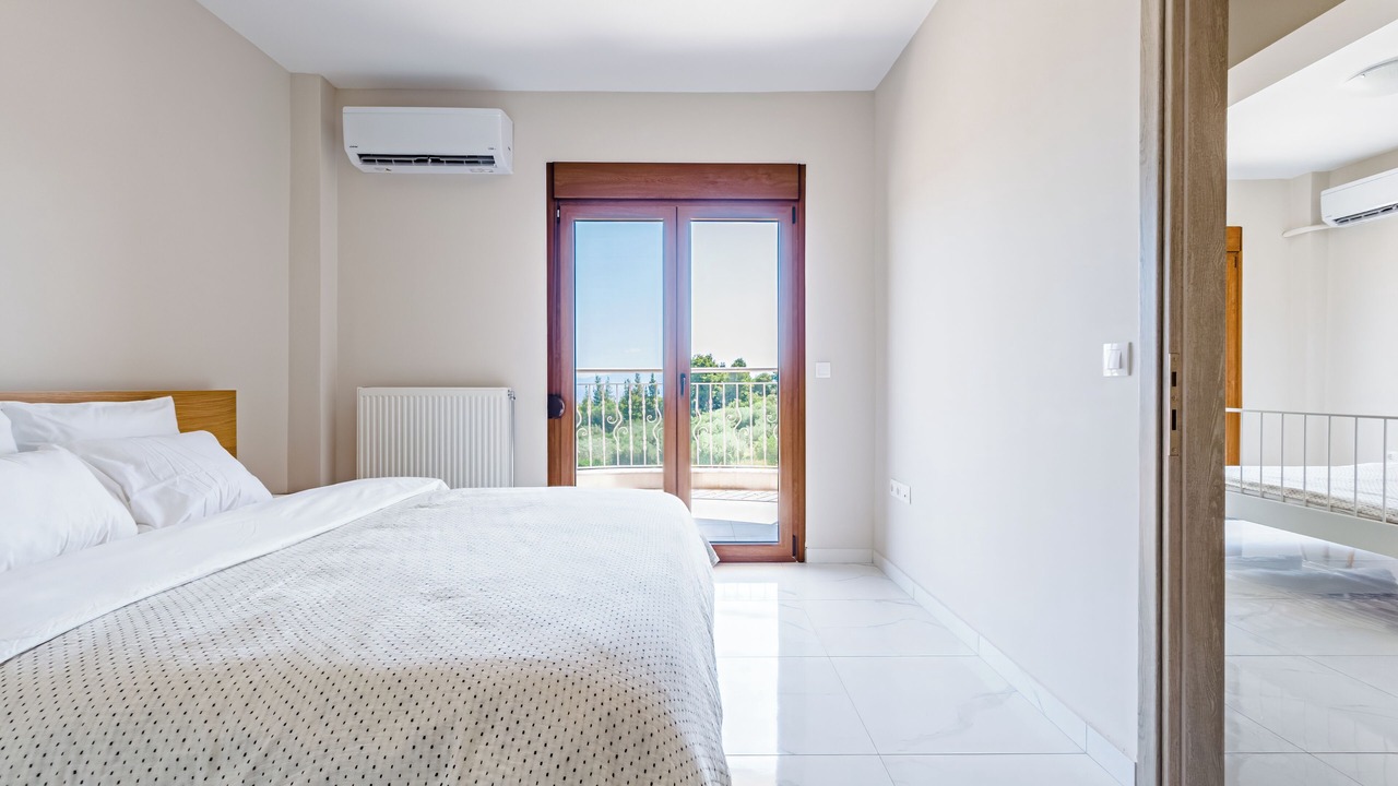 Photo of Bedroom in Polichrono