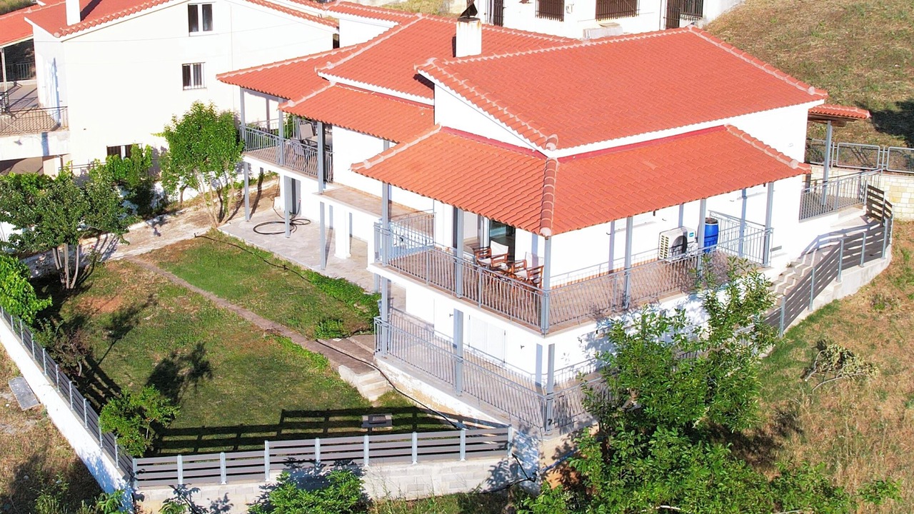 Photo of Others in Aigialeia