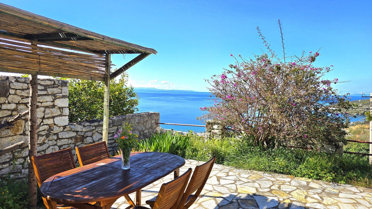 Photo of Outdoor in Qeparo