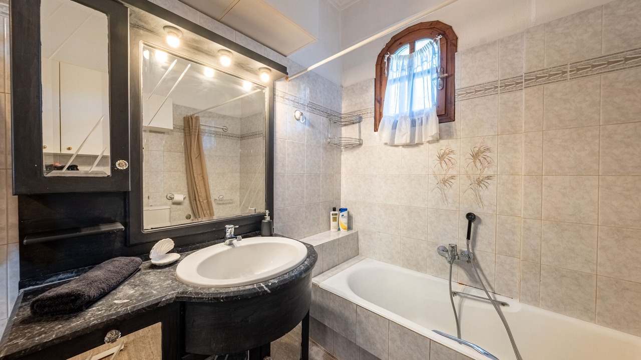 Photo of Bathroom in Lefkimmi