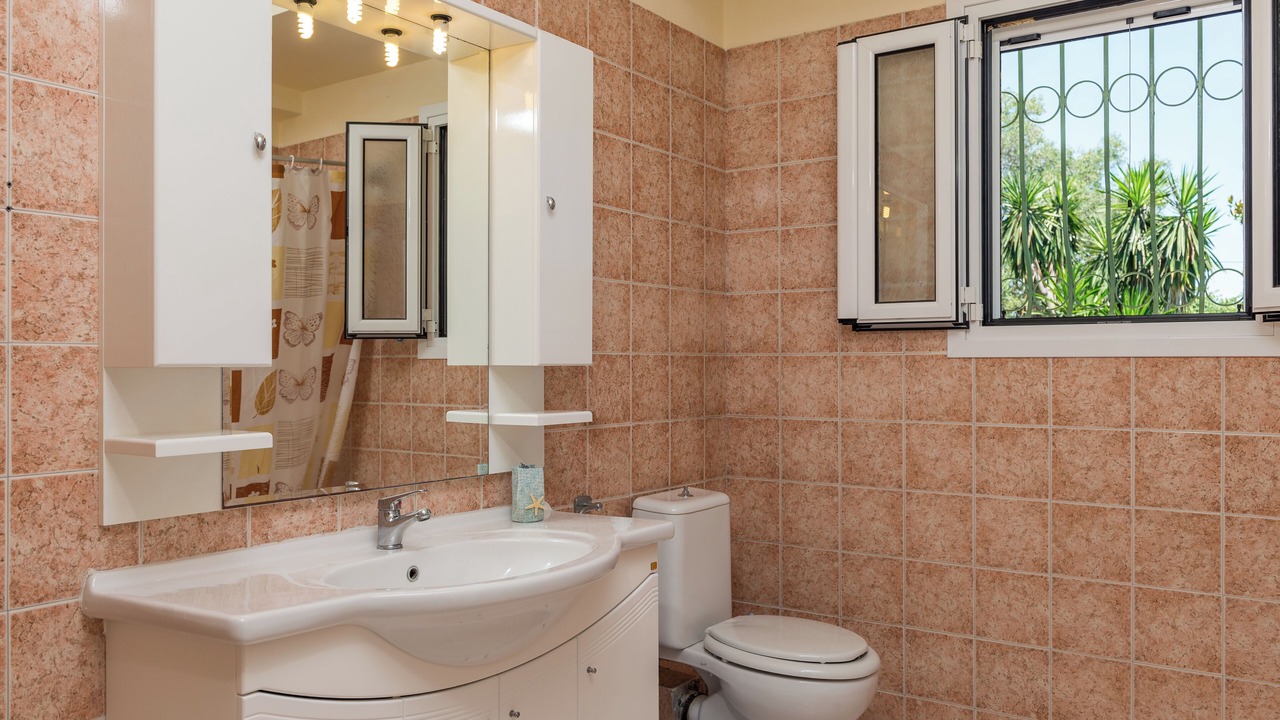 Photo of Bathroom in Perama
