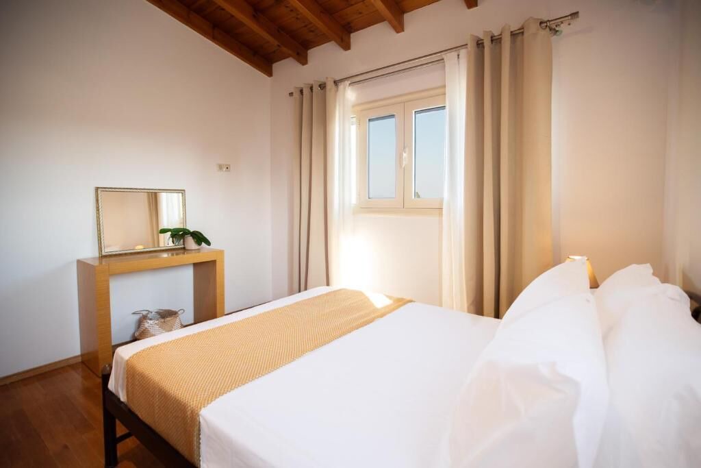 Photo of Bedroom in Molos