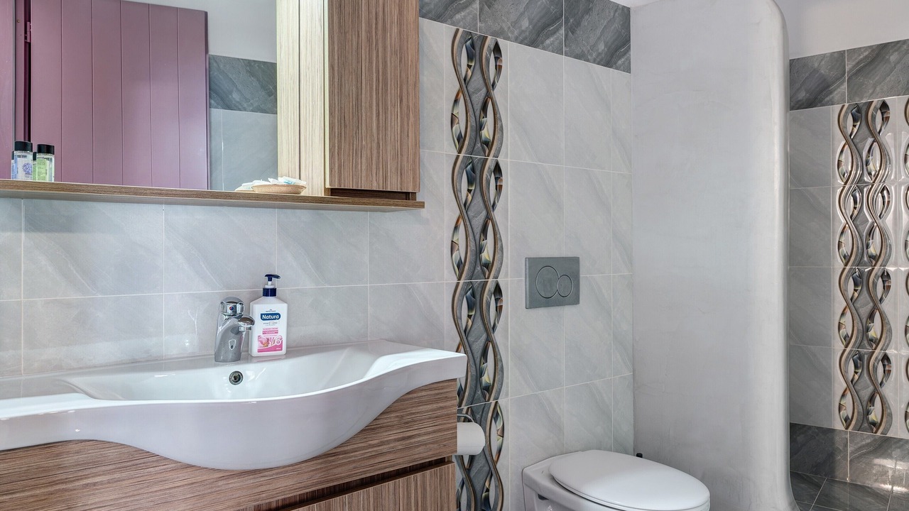 Photo of Bathroom in Katapola