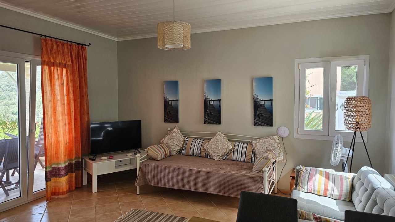 Photo of Livingroom in Agios Georgios