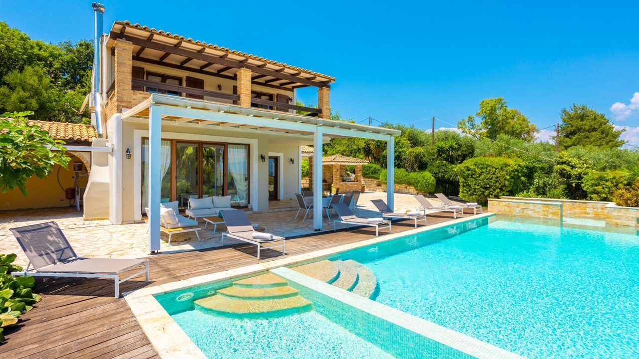 Photo of Outdoor in Peroulion