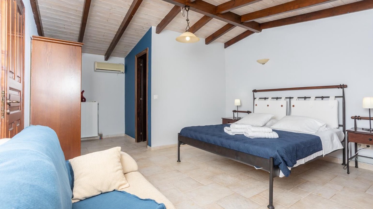Photo of Bathroom in Peroulion