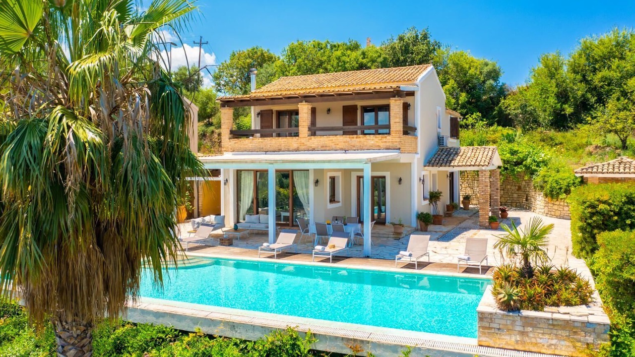 Photo of Outdoor in Peroulion
