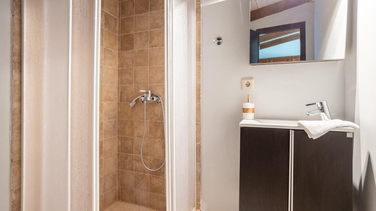 Photo of Bathroom in Peroulion