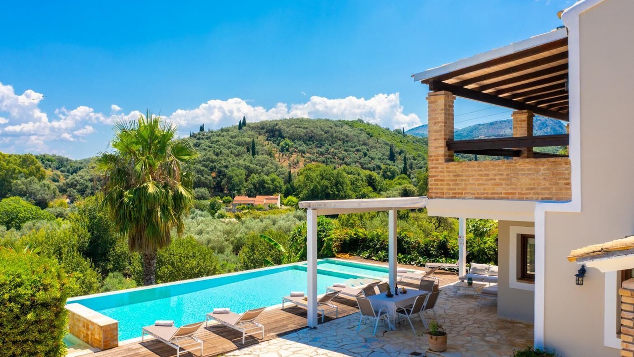 Photo of Outdoor in Peroulion