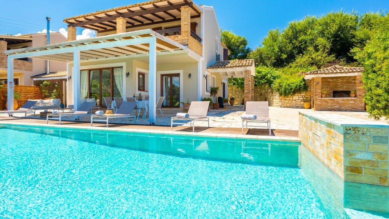 Photo of Outdoor in Peroulion