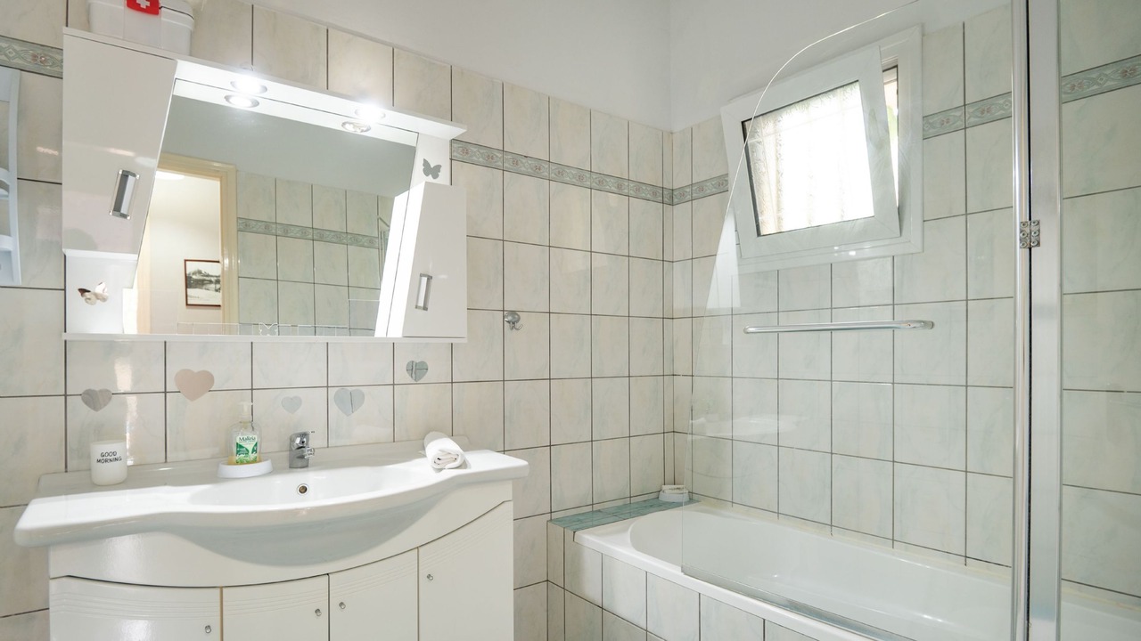 Photo of Bathroom in Chalikounas