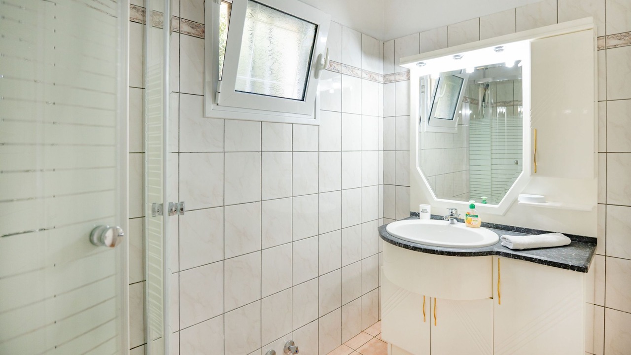 Photo of Bathroom in Chalikounas