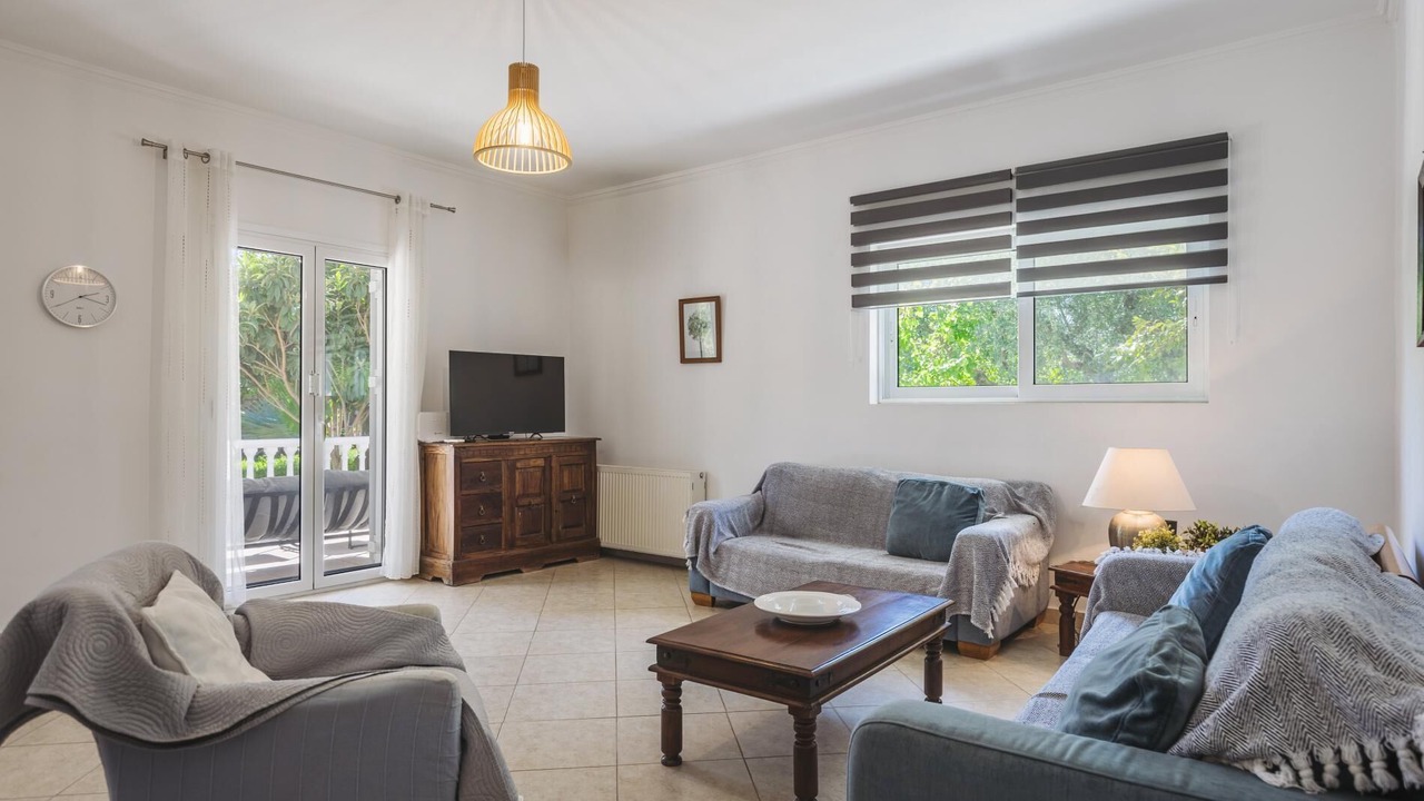 Photo of Livingroom in Neromilos