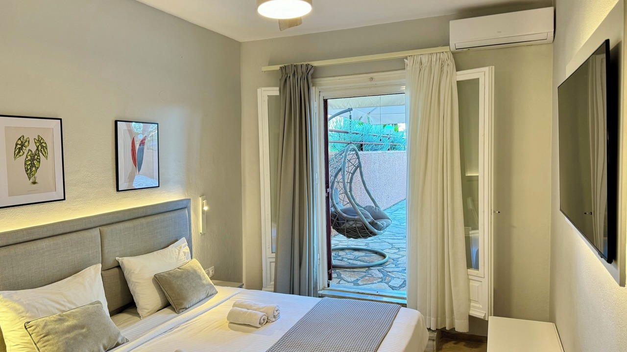 Photo of Bedroom in Almiros Beach