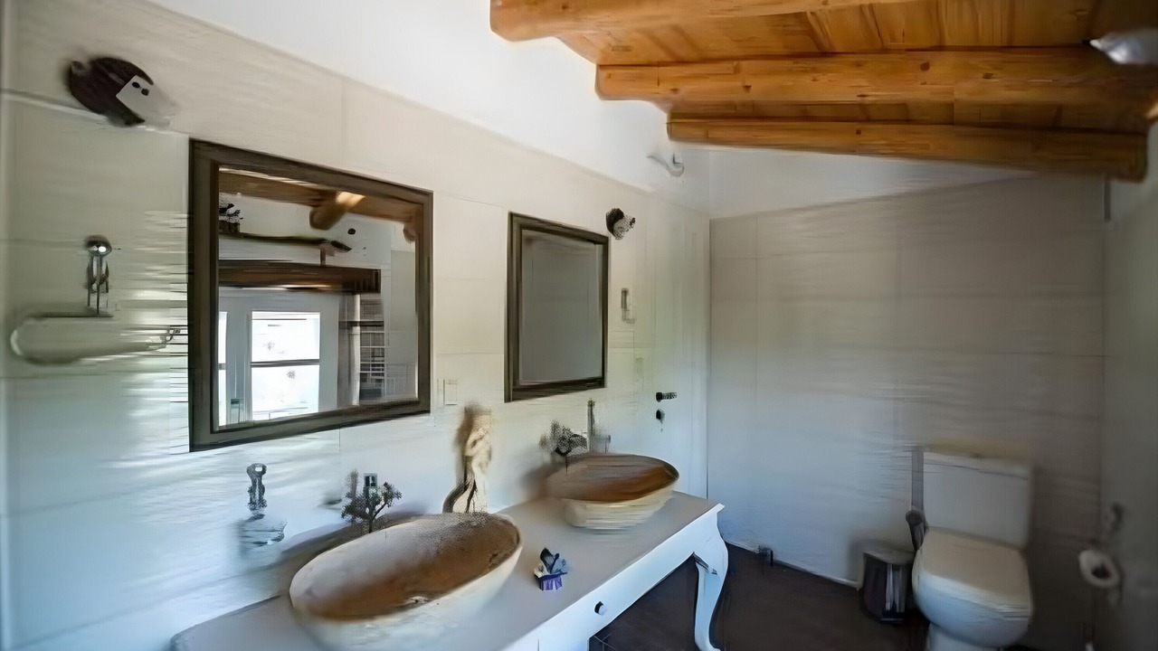 Photo of Bathroom in Peroulion