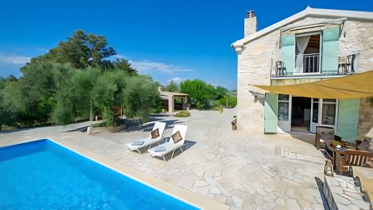 Photo of Outdoor in Peroulion