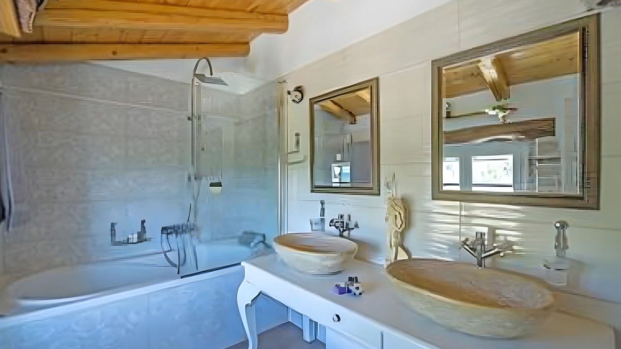 Photo of Bathroom in Peroulion