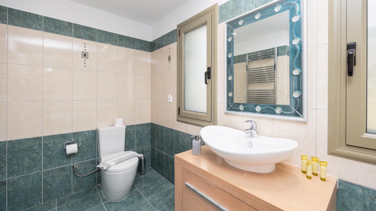 Photo of Bathroom in Mikros Gialos