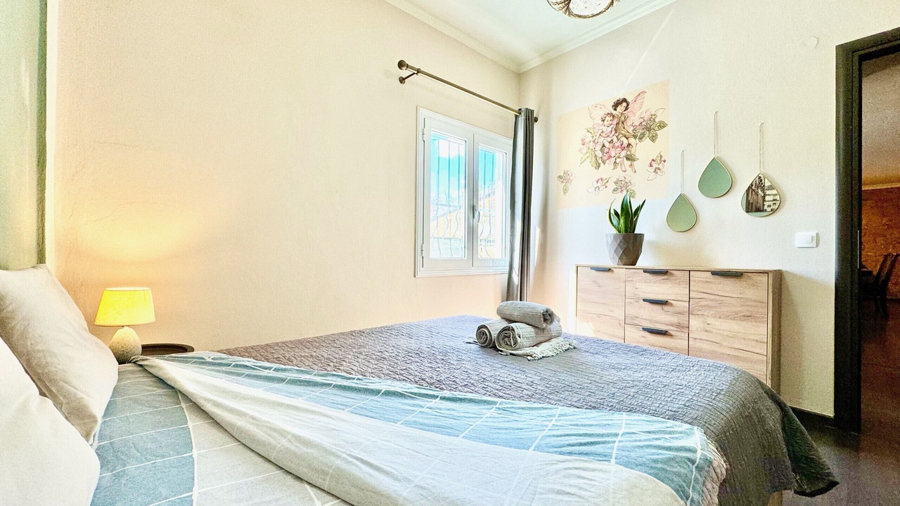 Photo of Bedroom in Ipsos