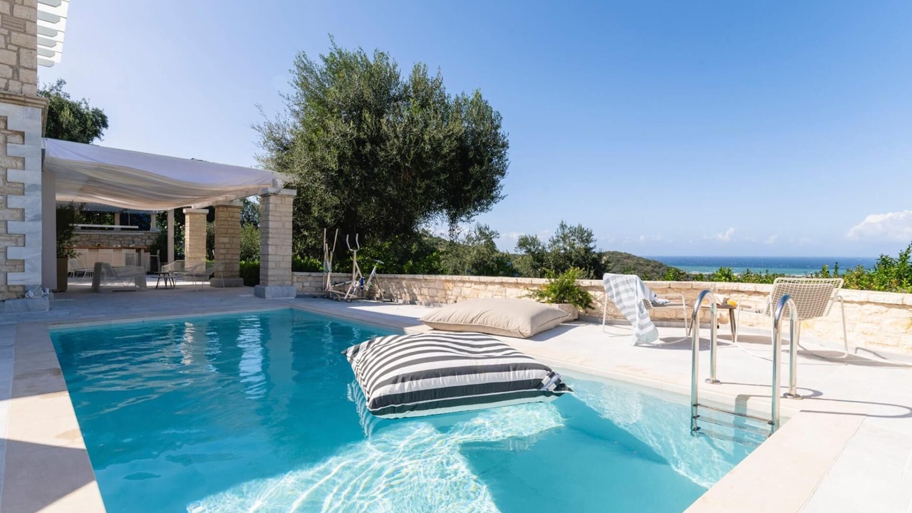 Photo of Outdoor in Peroulion