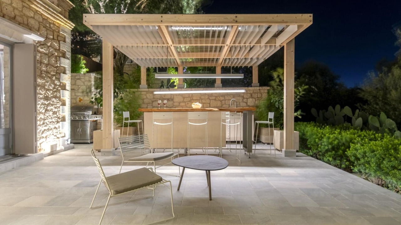 Photo of Outdoor in Peroulion