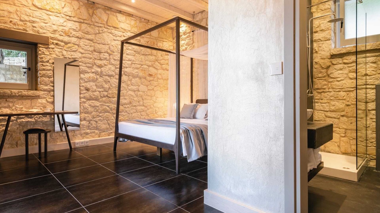 Photo of Bedroom in Peroulion