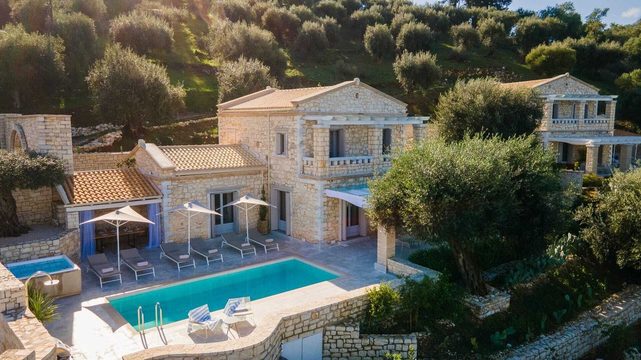 Photo of Outdoor in Peroulion