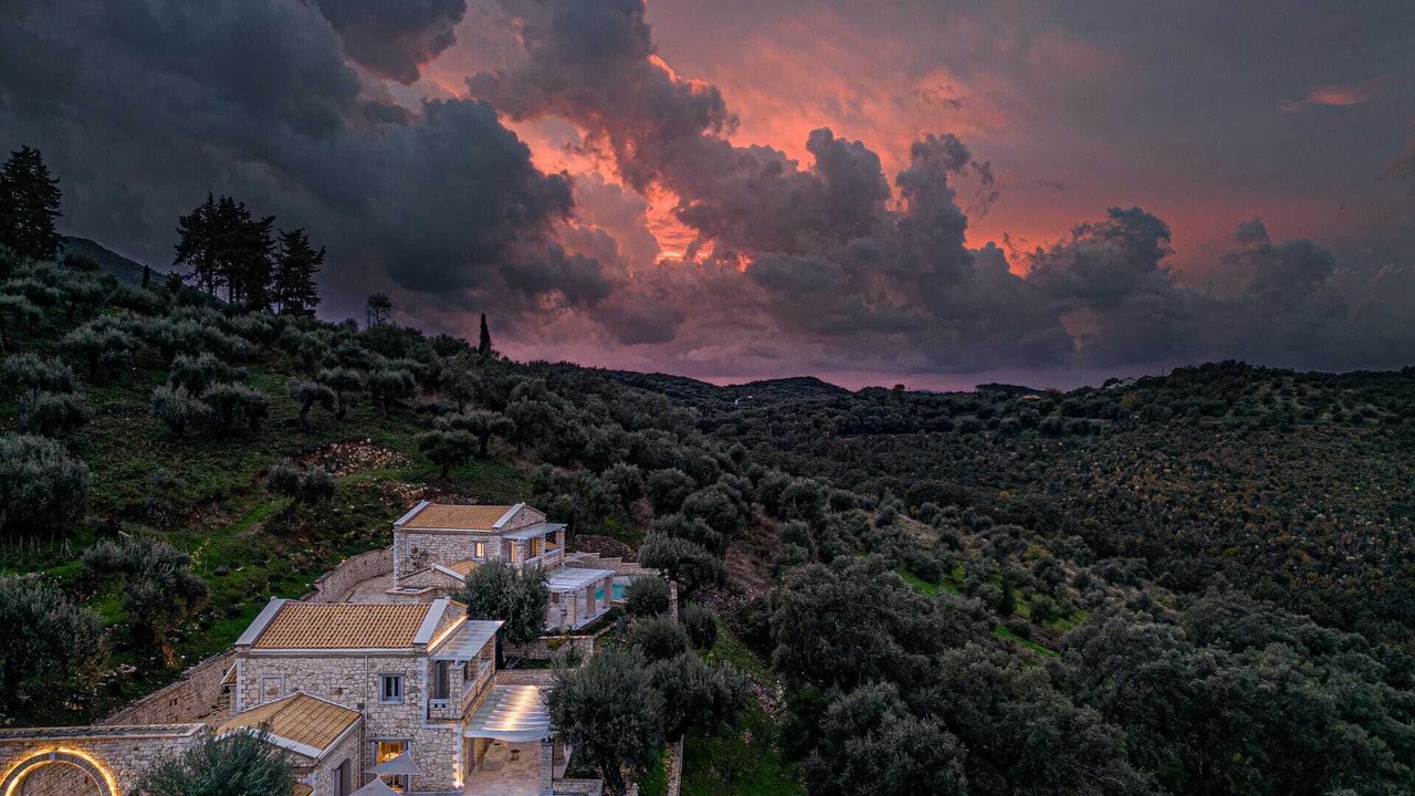 Photo of Outdoor in Peroulion