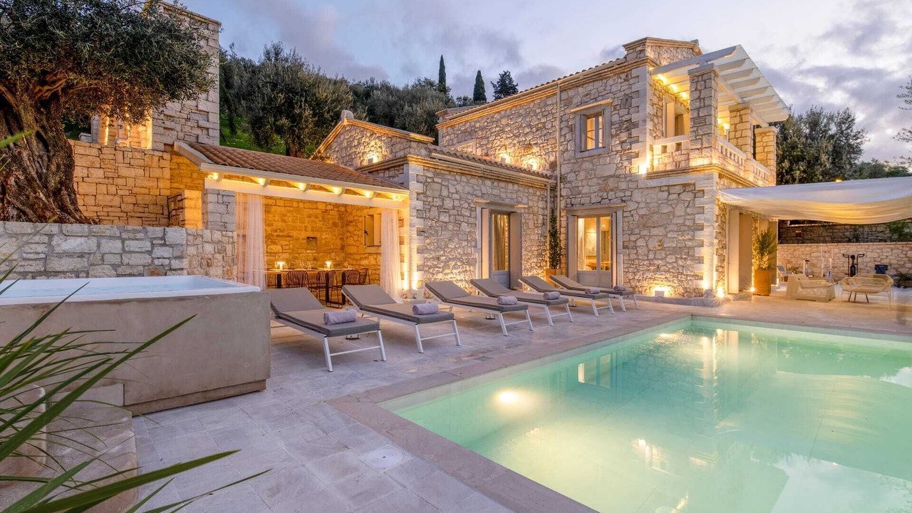 Photo of Outdoor in Peroulion