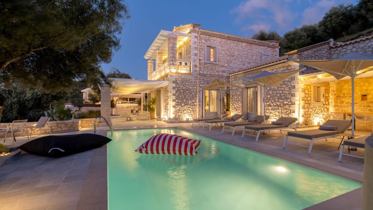 Photo of Outdoor in Peroulion