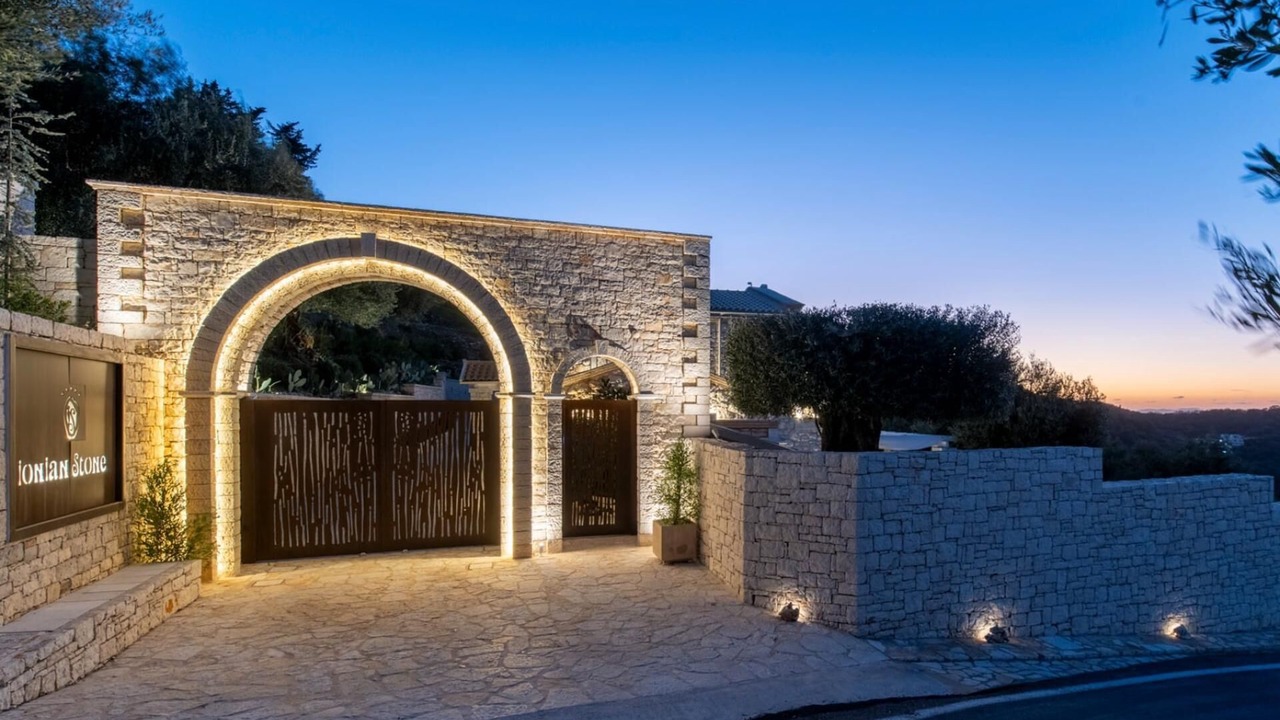 Photo of Outdoor in Peroulion