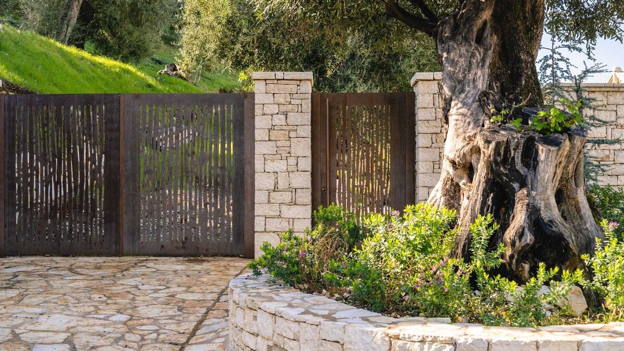 Photo of Outdoor in Peroulion
