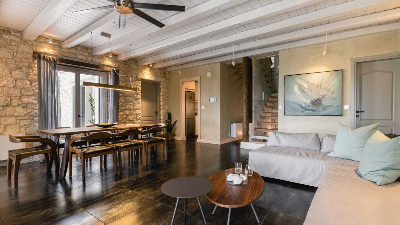 Photo of Livingroom in Peroulion