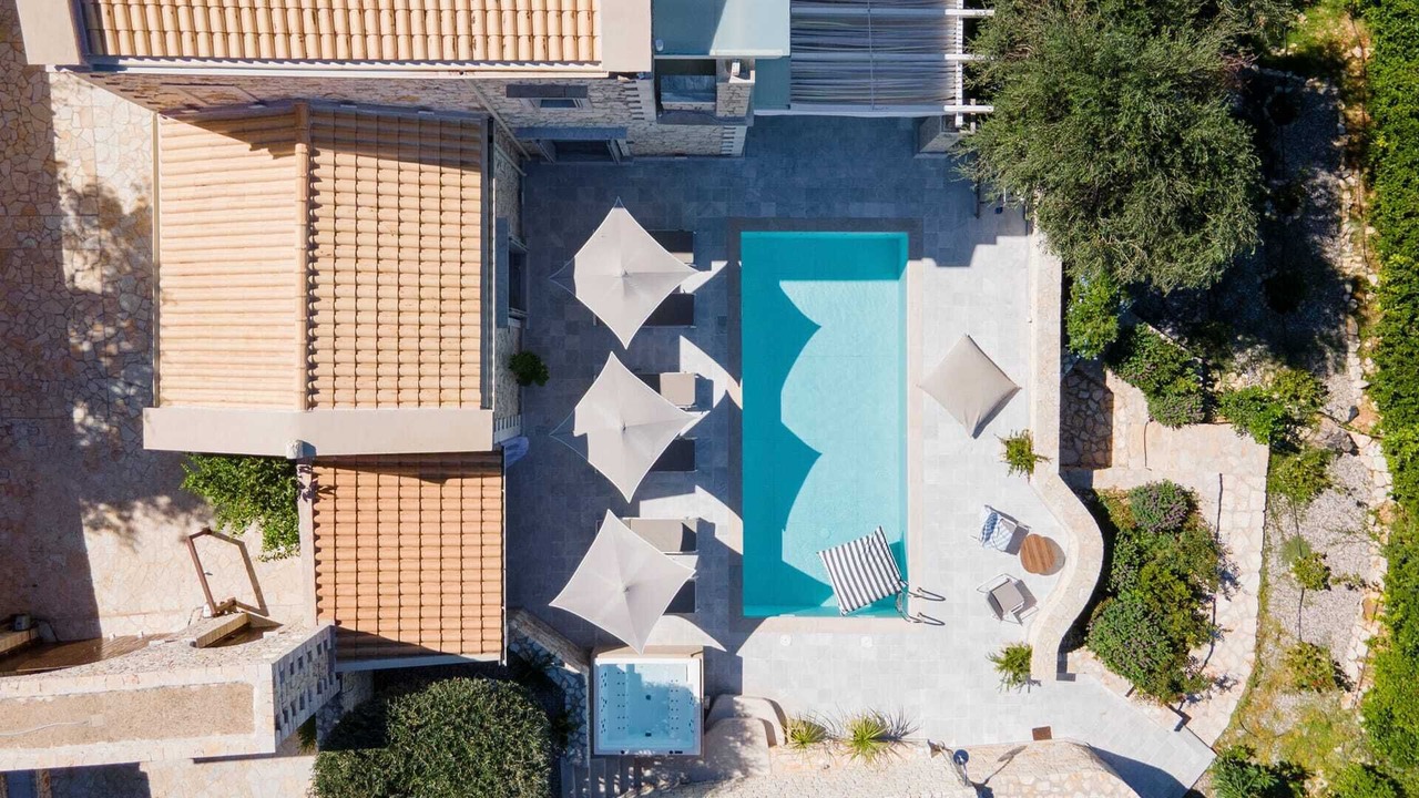 Photo of Outdoor in Peroulion