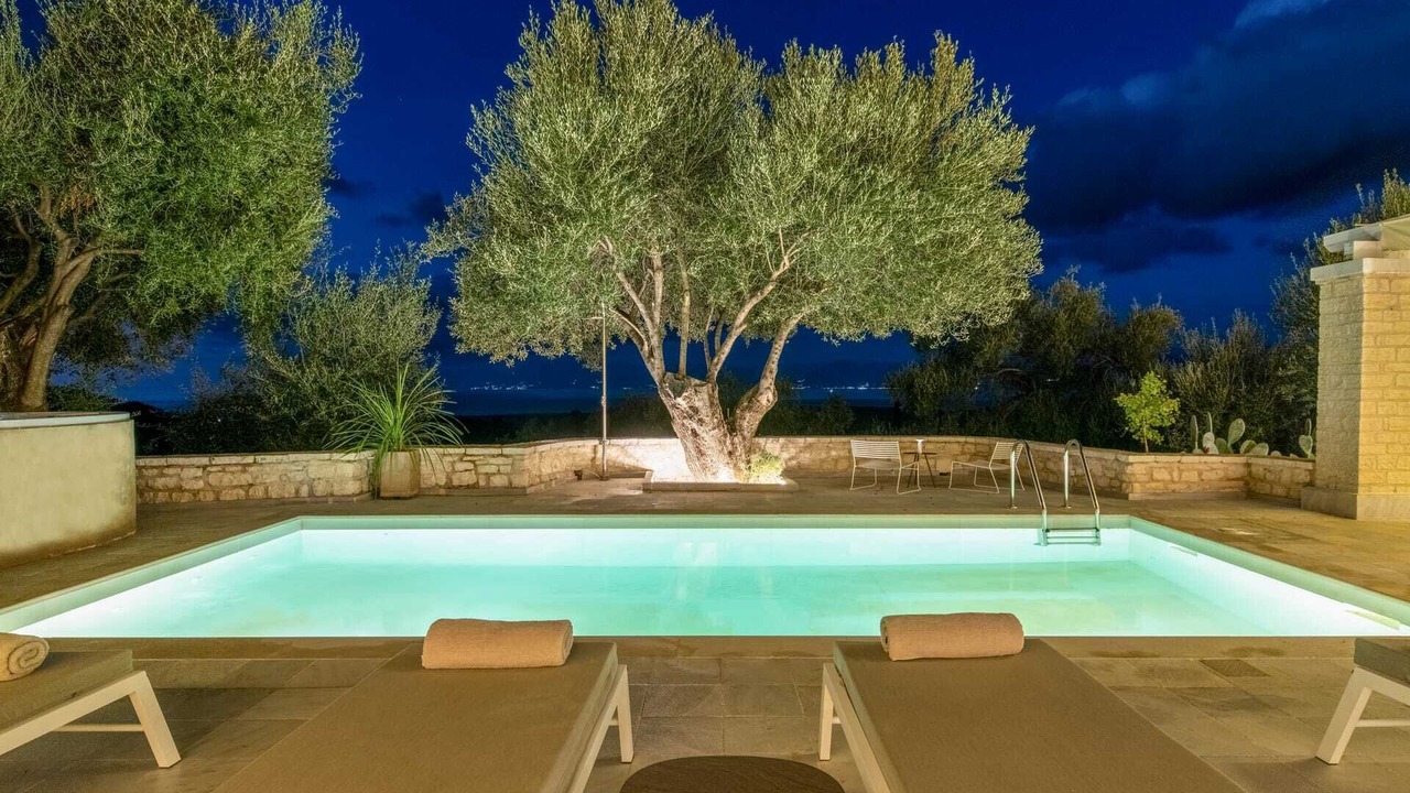 Photo of Outdoor in Peroulion