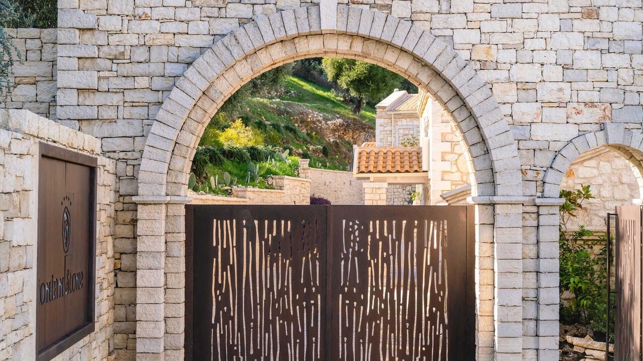 Photo of Outdoor in Peroulion