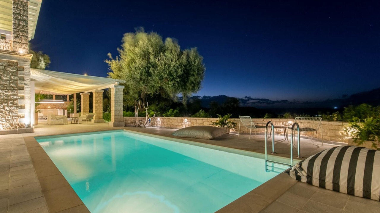 Photo of Outdoor in Peroulion