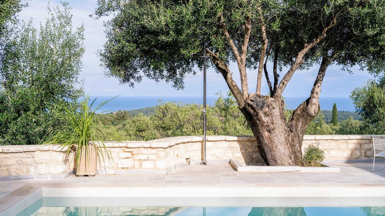 Photo of Outdoor in Peroulion