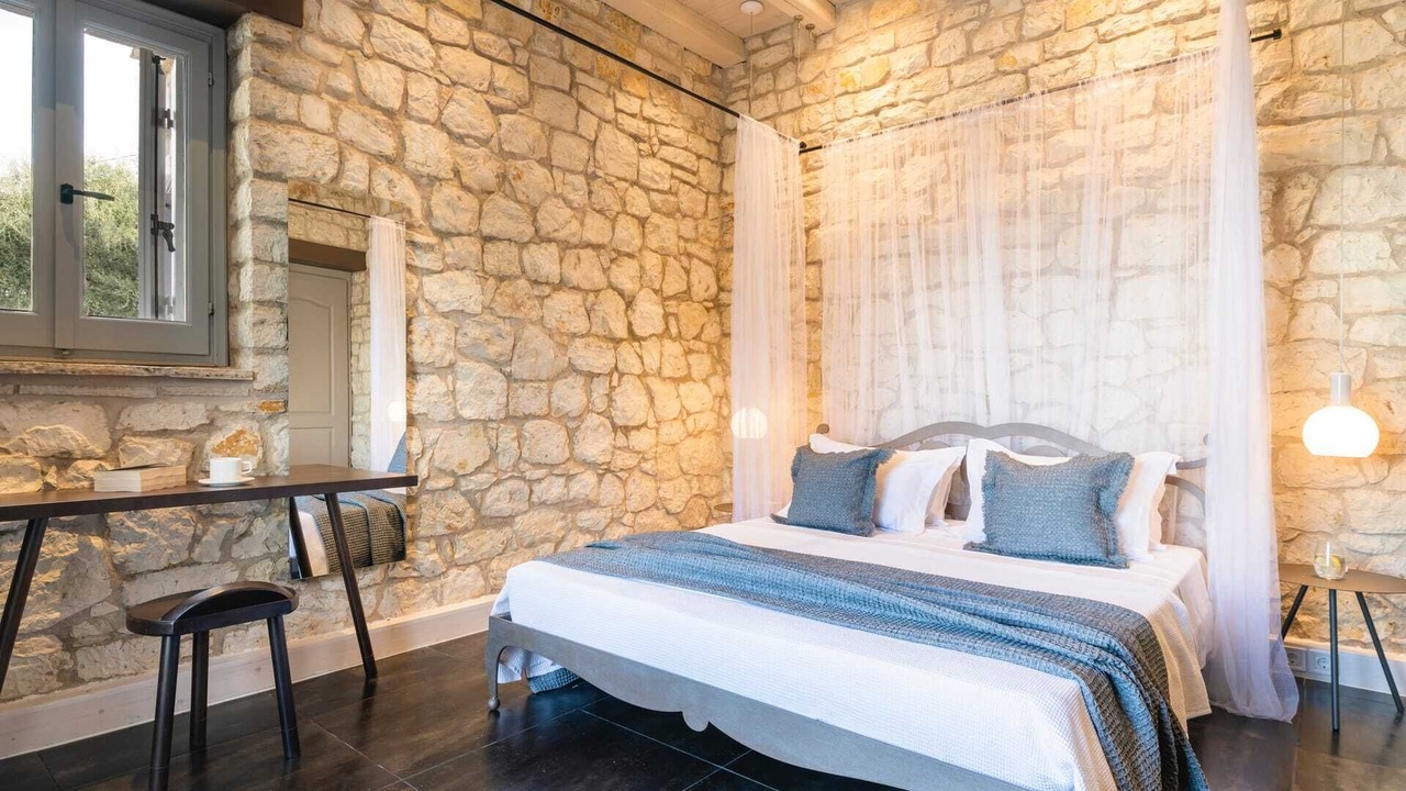 Photo of Bedroom in Peroulion