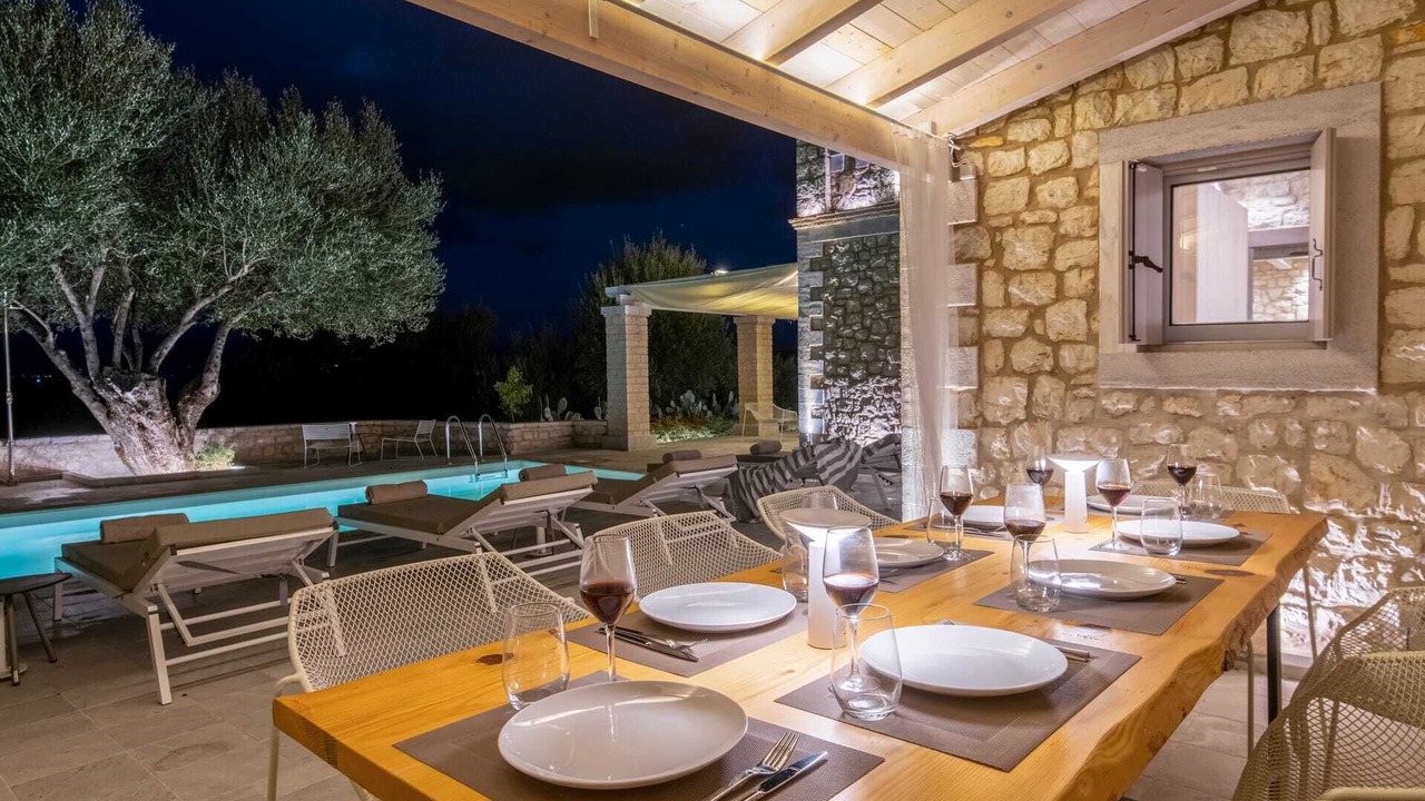 Photo of Outdoor in Peroulion