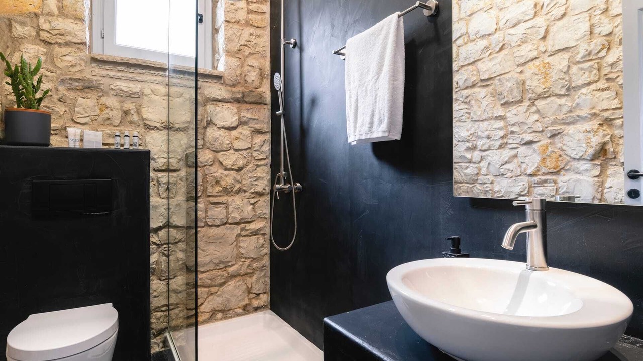 Photo of Bathroom in Peroulion
