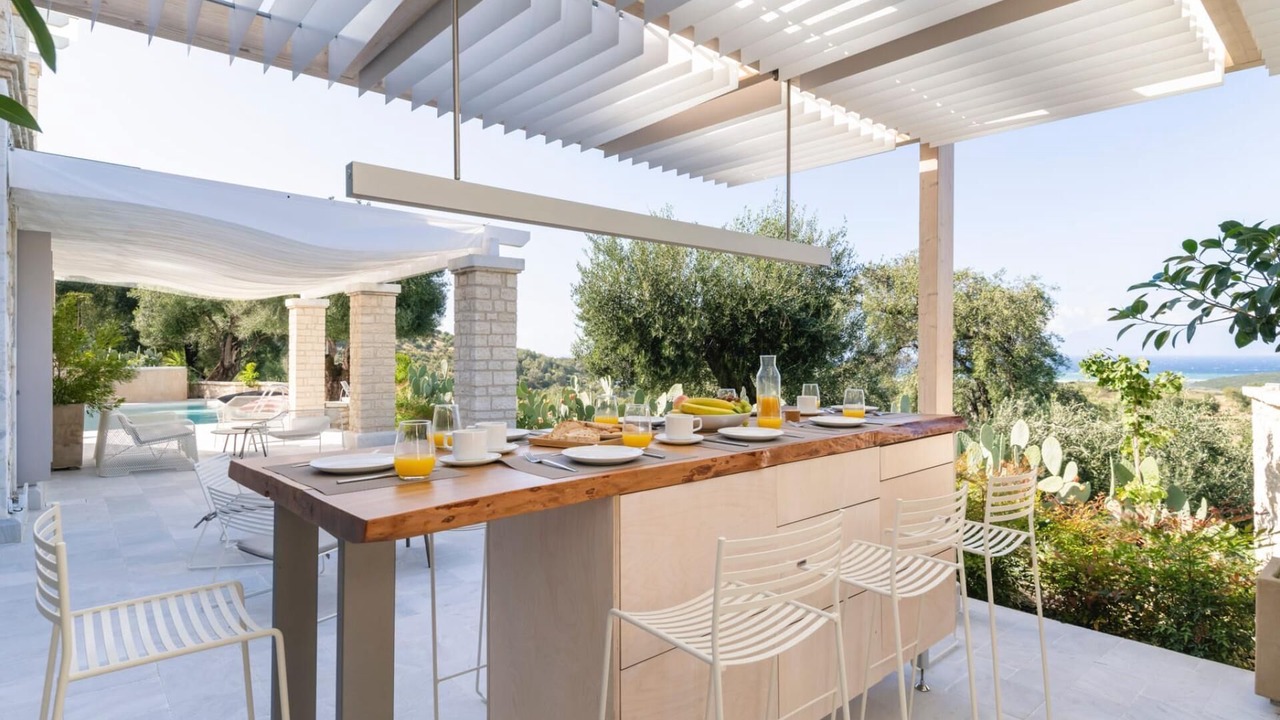 Photo of Outdoor in Peroulion