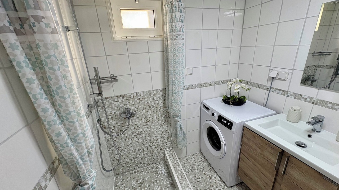 Photo of Bathroom in Kokkini Chani