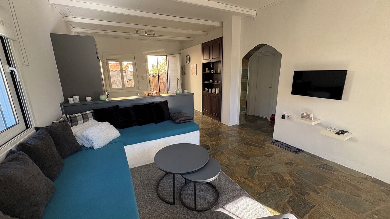 Photo of Livingroom in Kokkini Chani