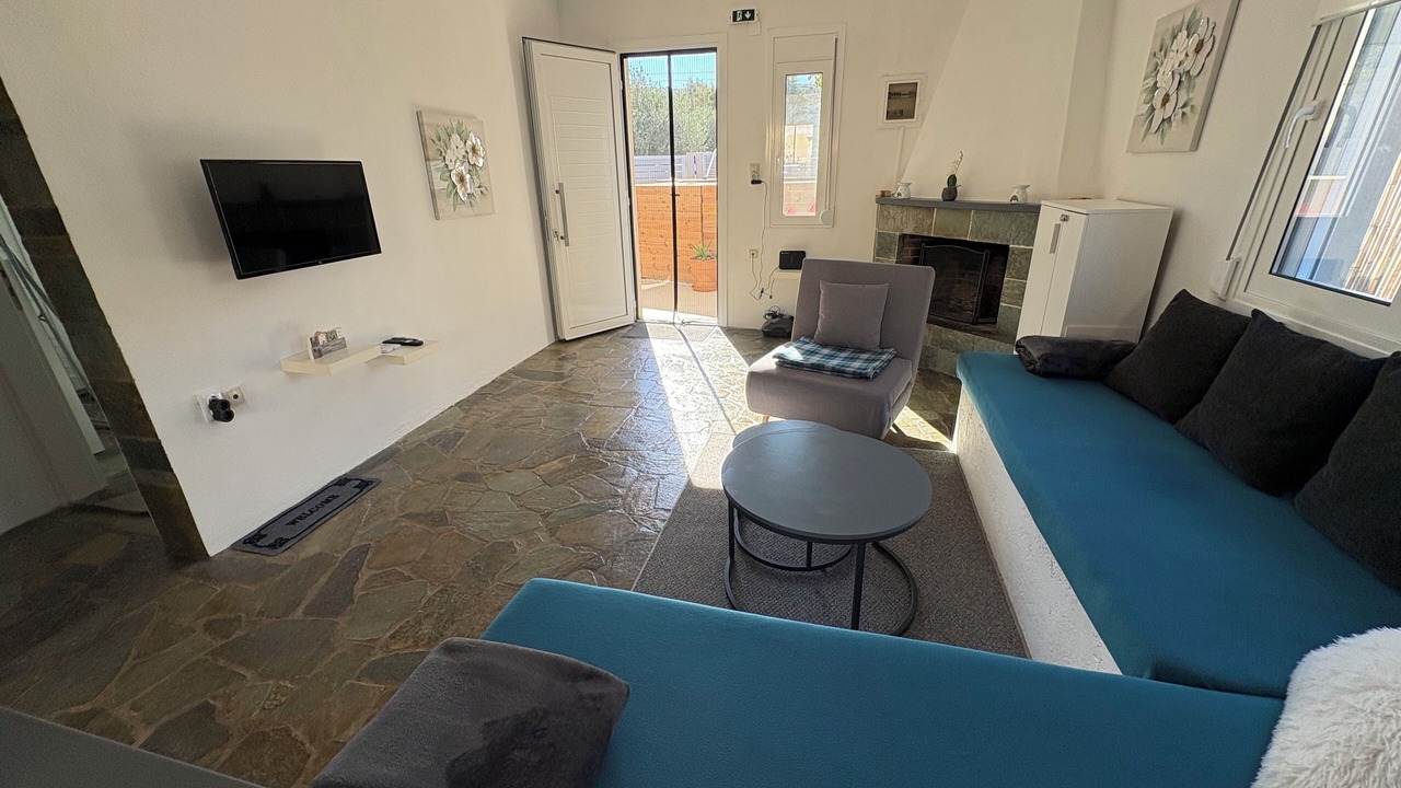 Photo of Livingroom in Kokkini Chani