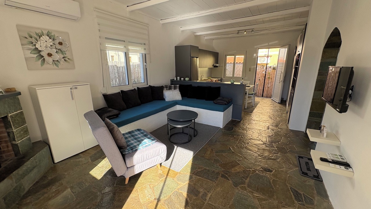 Photo of Livingroom in Kokkini Chani